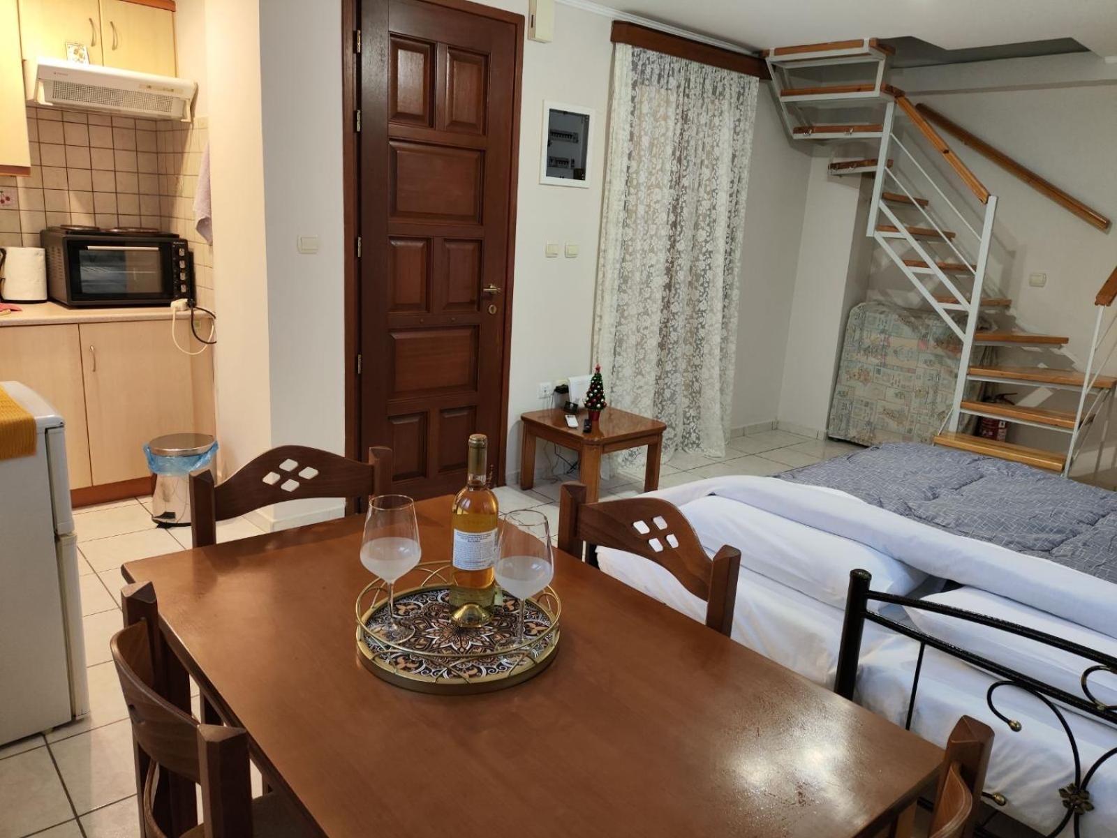 Ferienwohnung Οι Φωλίτσες Nafpaktos Exterior foto