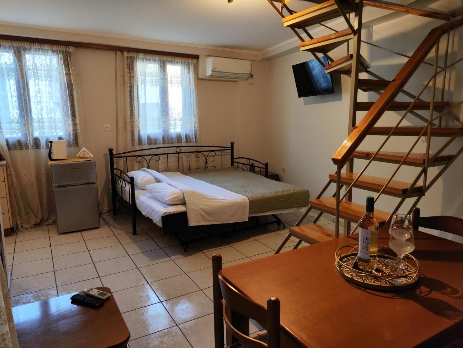 Ferienwohnung Οι Φωλίτσες Nafpaktos Exterior foto